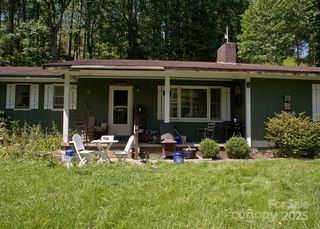 153 Moonshine Mountain Road, Burnsville, NC 28714