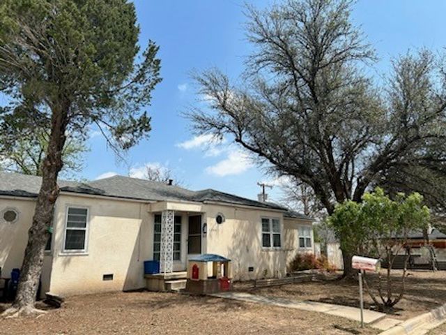 1304 W Division St, Fort Stockton, TX 79735