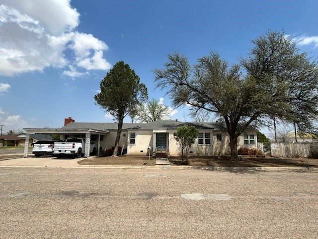 1304 W Division St, Fort Stockton, TX 79735