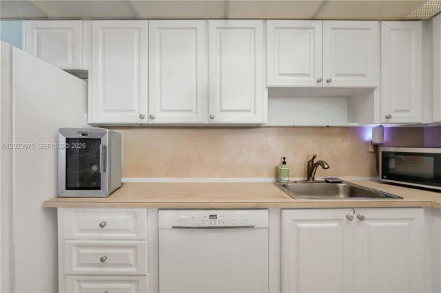 19390 Collins Ave 1419, Sunny Isles Beach, FL 33160