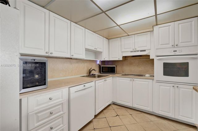 19390 Collins Ave 1419, Sunny Isles Beach, FL 33160