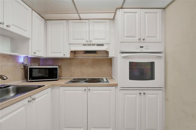 19390 Collins Ave 1419, Sunny Isles Beach, FL 33160