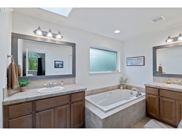 16063 GODON Way, Oregon City, OR 97045