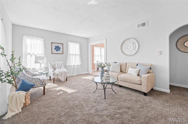 217 Whitelaw Avenue, East Alton, IL 62024