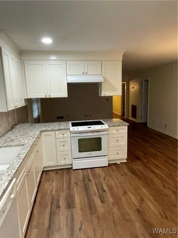 115 Brookside, Northport, AL 35473