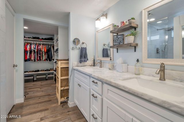 14 S GOLDEN KEY Drive, Gilbert, AZ 85233