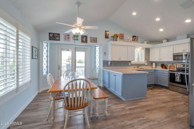 14 S GOLDEN KEY Drive, Gilbert, AZ 85233