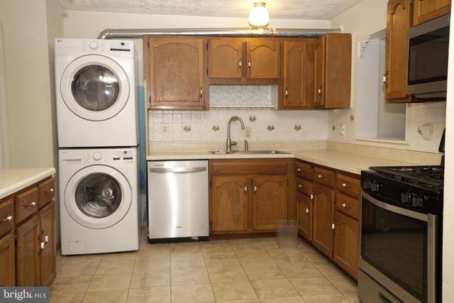 13629 KINGSMAN RD, Woodbridge, VA 22193