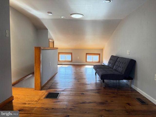 313 S WASHINGTON ST, Baltimore, MD 21231