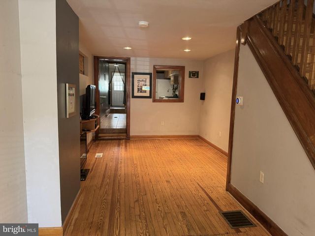 313 S WASHINGTON ST, Baltimore, MD 21231