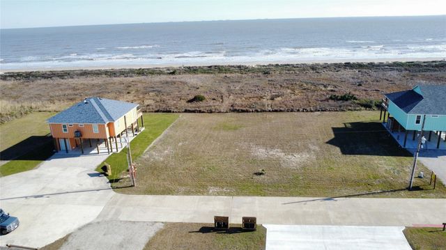 183 Ocean Shores Drive, Port Bolivar, TX 77650