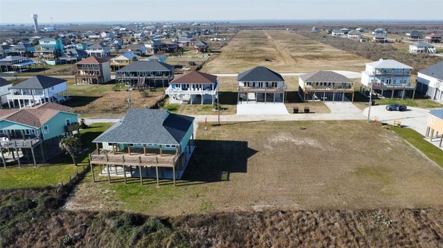 183 Ocean Shores Drive, Port Bolivar, TX 77650
