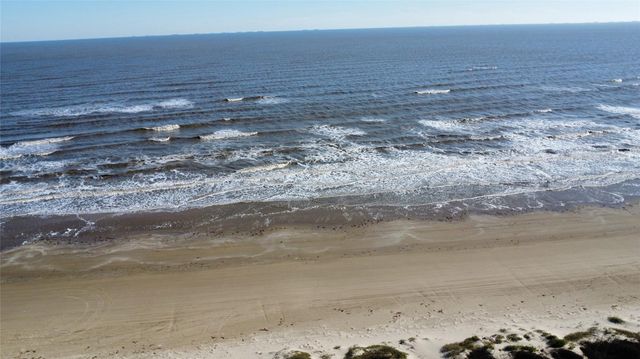 183 Ocean Shores Drive, Port Bolivar, TX 77650