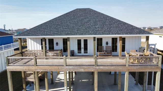 183 Ocean Shores Drive, Port Bolivar, TX 77650