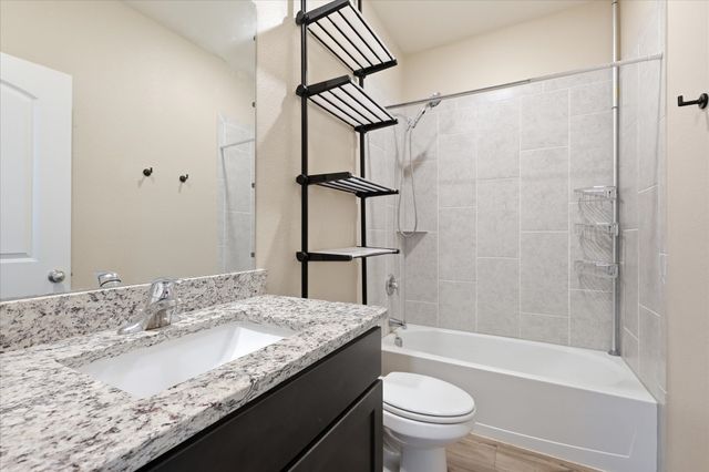 7533 Pleasant Oaks Street, Fort Worth, TX 76120