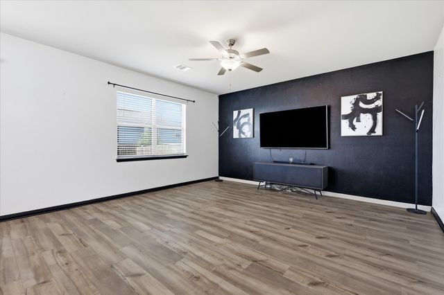 7533 Pleasant Oaks Street, Fort Worth, TX 76120