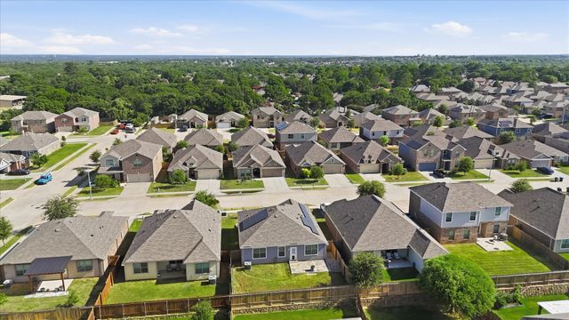 7533 Pleasant Oaks Street, Fort Worth, TX 76120