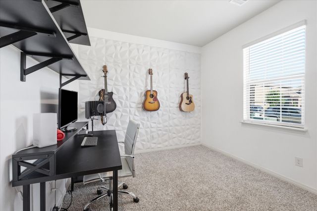 7533 Pleasant Oaks Street, Fort Worth, TX 76120