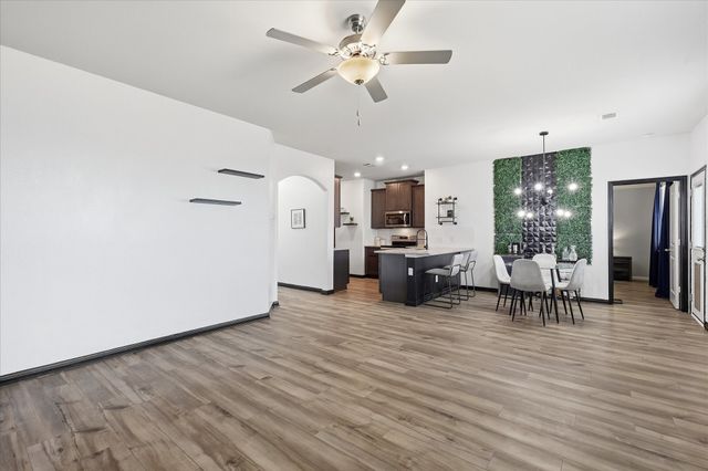 7533 Pleasant Oaks Street, Fort Worth, TX 76120