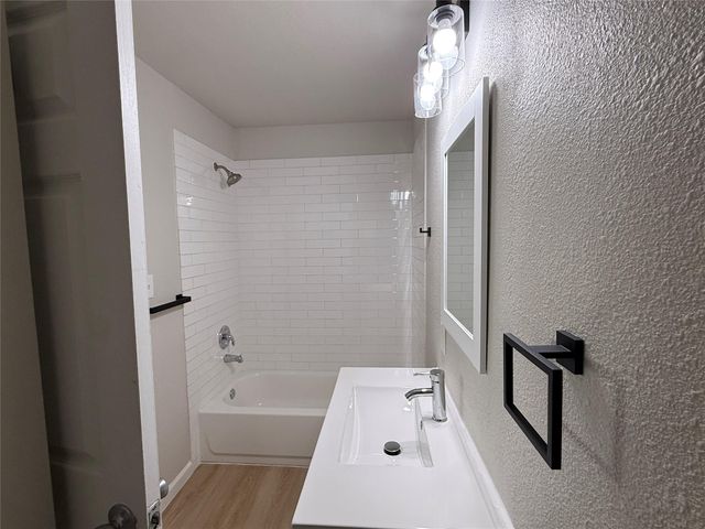 7427 Avenue I C, Houston, TX 77011