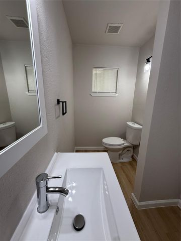 7427 Avenue I C, Houston, TX 77011