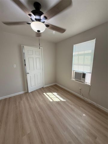 7427 Avenue I C, Houston, TX 77011