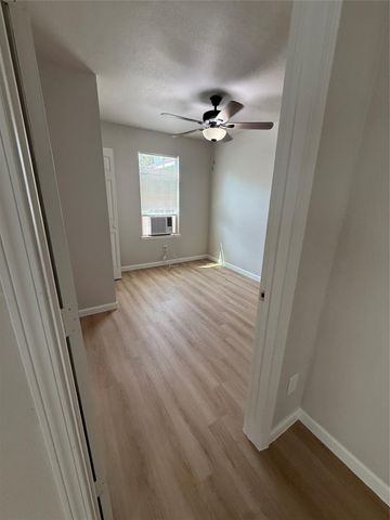 7427 Avenue I C, Houston, TX 77011