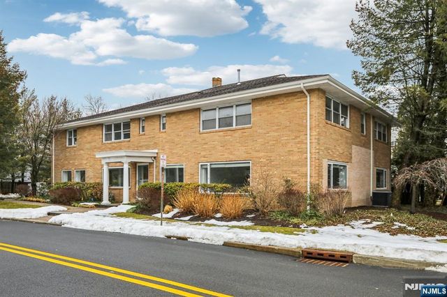 631 E Palisade Avenue, Englewood Cliffs, NJ 07632