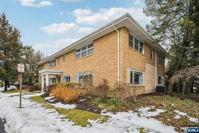 631 E Palisade Avenue, Englewood Cliffs, NJ 07632