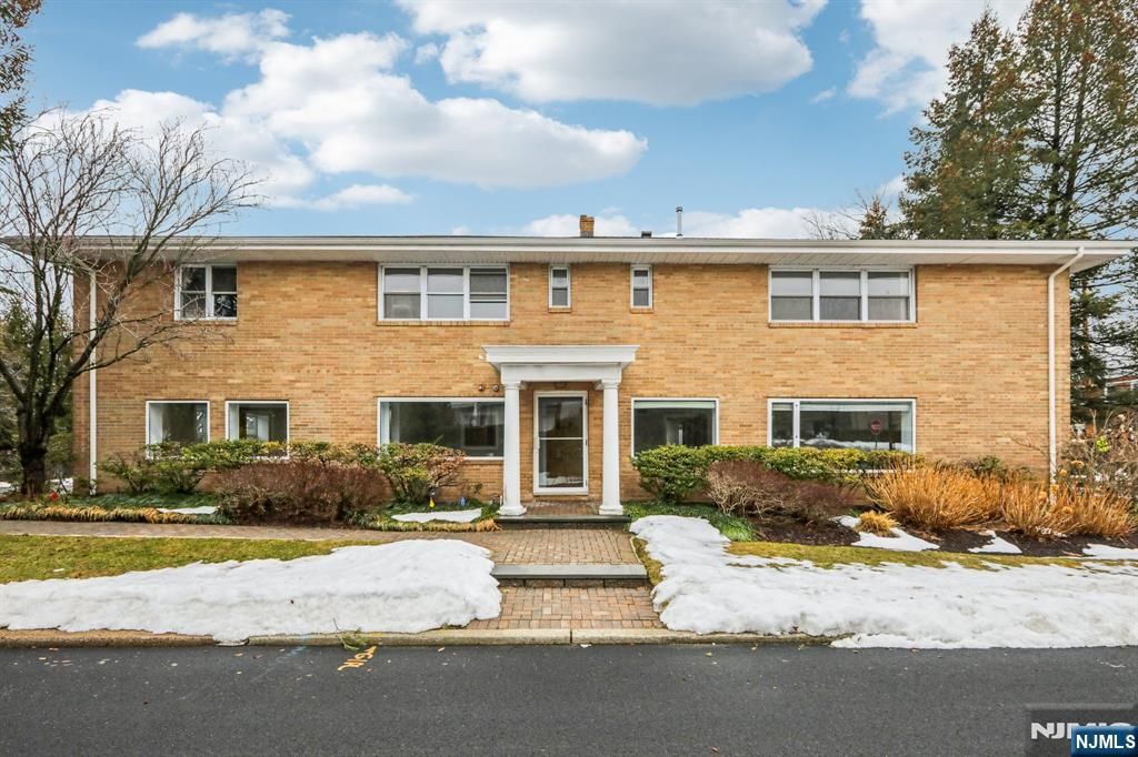 631 E Palisade Avenue, Englewood Cliffs, NJ 07632
