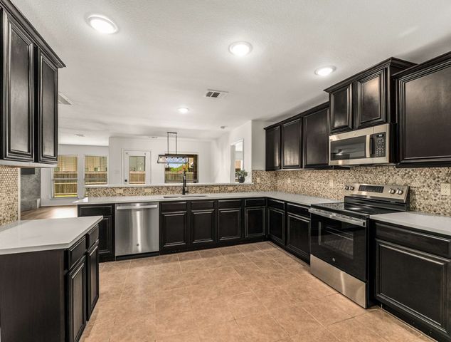 2007 Wagon Trail, Heartland, TX 75126