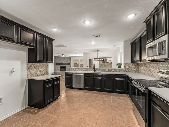 2007 Wagon Trail, Heartland, TX 75126