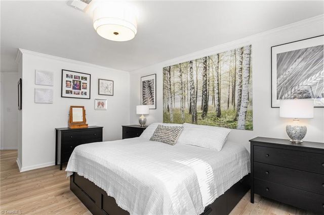 808 Carriage Crossing Lane A, Greensboro, NC 27410