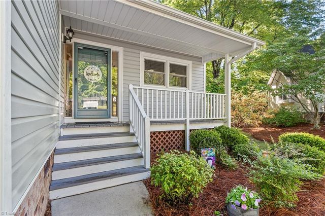 808 Carriage Crossing Lane A, Greensboro, NC 27410