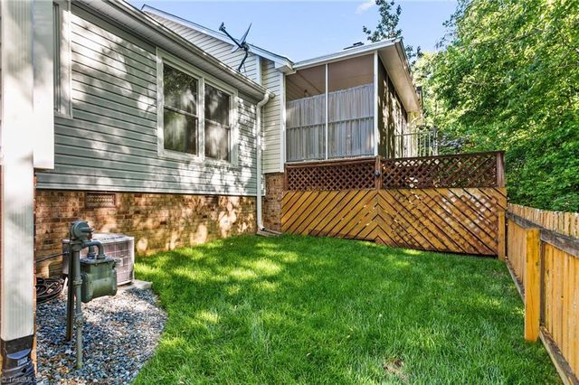 808 Carriage Crossing Lane A, Greensboro, NC 27410
