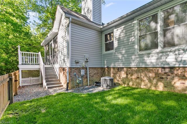 808 Carriage Crossing Lane A, Greensboro, NC 27410
