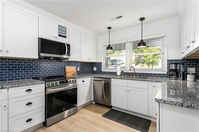 808 Carriage Crossing Lane A, Greensboro, NC 27410