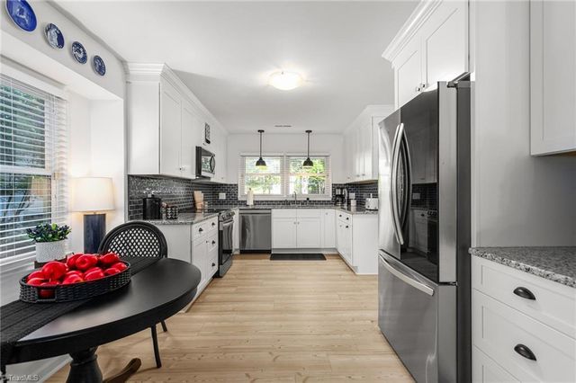 808 Carriage Crossing Lane A, Greensboro, NC 27410