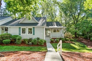 808 Carriage Crossing Lane A, Greensboro, NC 27410