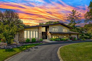 13000 S Westgate Drive, Palos Heights, IL 60463