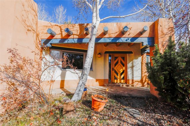 2601 Caminito Carlitos, Santa Fe, NM 87505