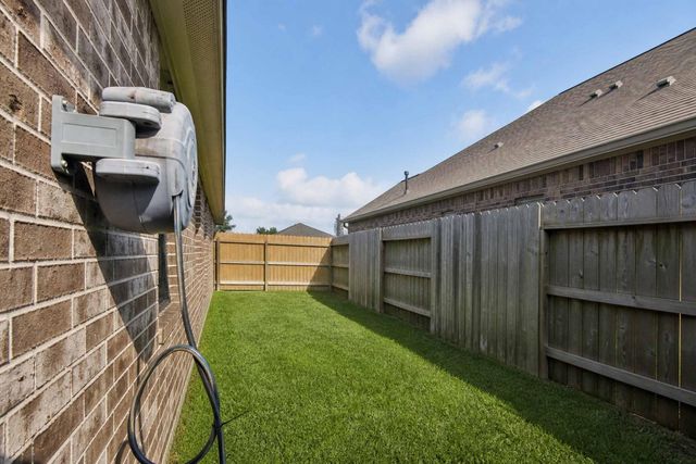 3505 Fawnwood Drive, Texas City, TX 77591