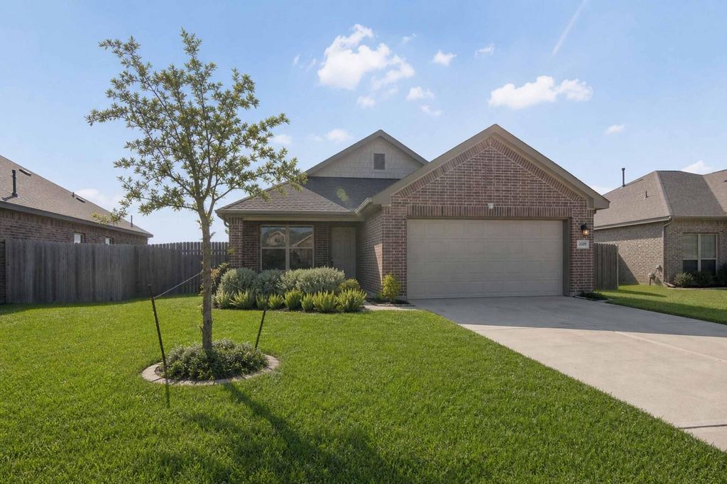 3505 Fawnwood Drive, Texas City, TX 77591
