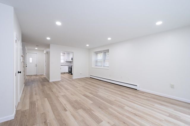 31 South Avenue L, Derry, NH 03038