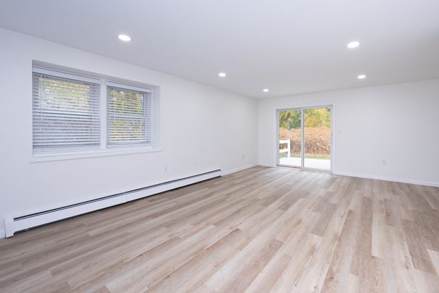 31 South Avenue L, Derry, NH 03038