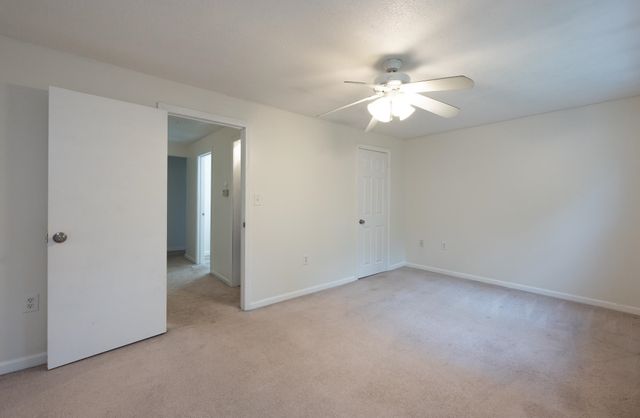 31 South Avenue L, Derry, NH 03038