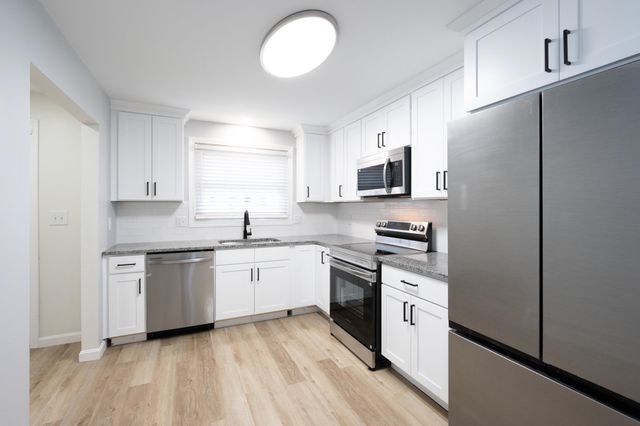 31 South Avenue L, Derry, NH 03038