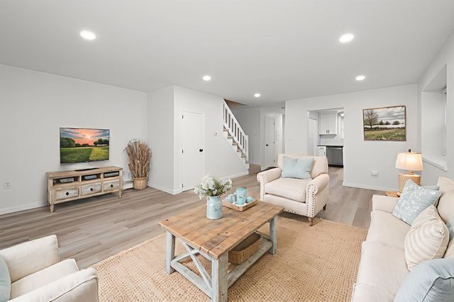 31 South Avenue L, Derry, NH 03038