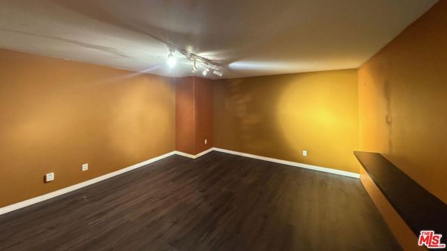 5730 S Glennie Lane B, Los Angeles, CA 90016