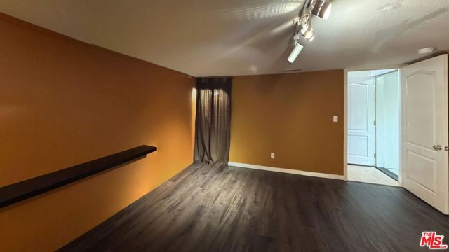 5730 S Glennie Lane B, Los Angeles, CA 90016